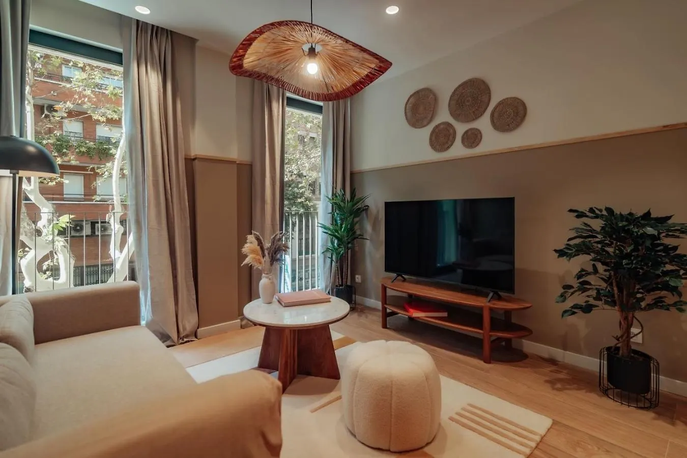 Casa Carlit - 1 Bedroom Apartment Near Plaza Tetuan 바르셀로나