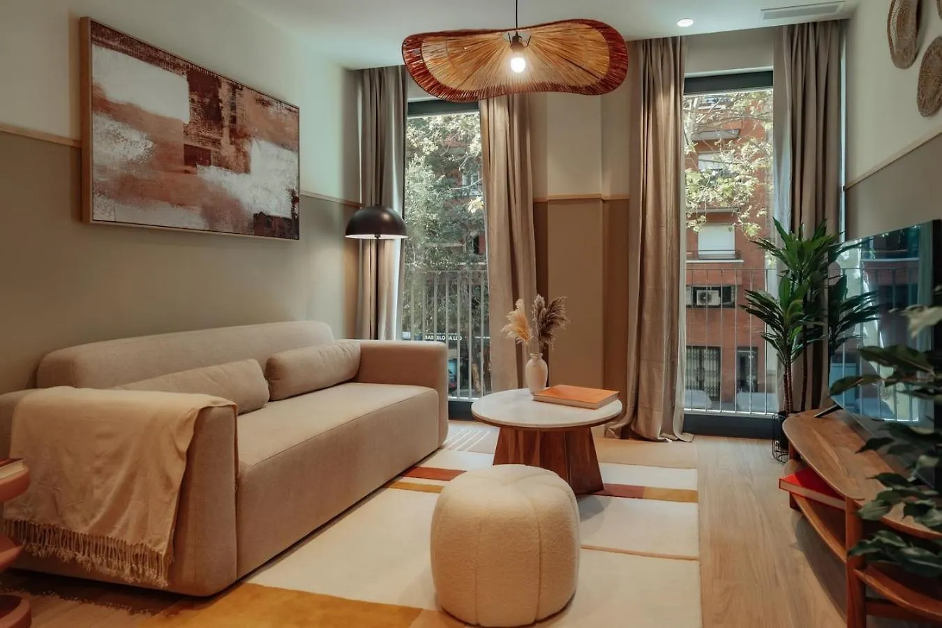 Casa Carlit - 1 Bedroom Apartment Near Plaza Tetuan 바르셀로나